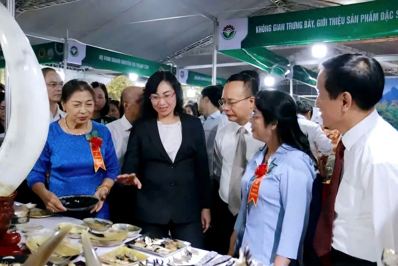 Hội chợ triển lãm hàng công nghiệp nông thôn tiêu biểu năm 2024